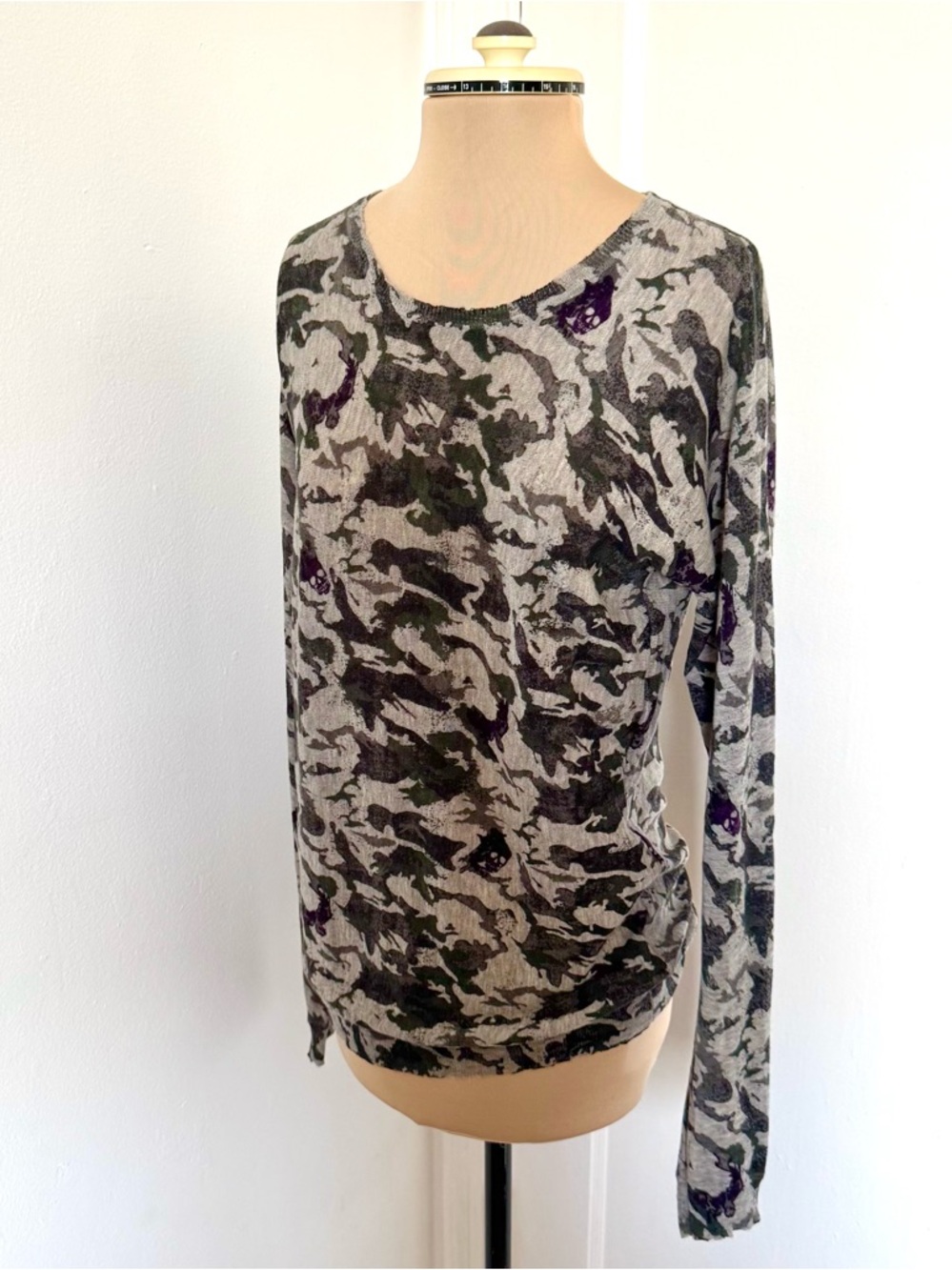 Zadig & Voltaire Gray Camo and Skulls Print Cashmere Sweater size M - Picture 2 of 14